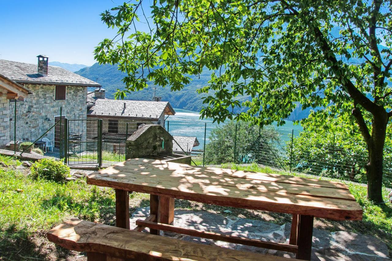 Il Ciliegio Sul Lago Verceia Bagian luar foto